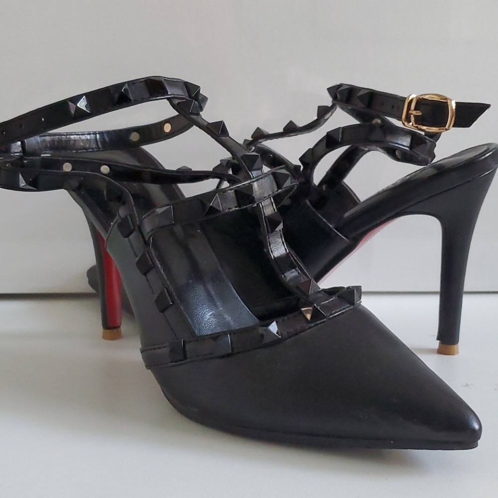 Studded Pumps SHEIN